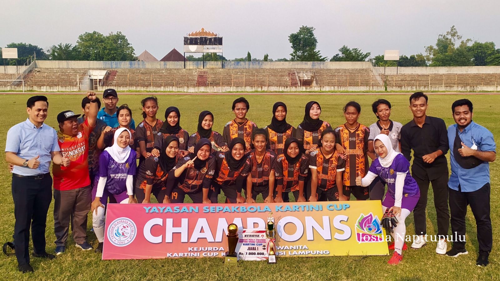 UTI Lampung Juara Satu Kejurda Sepakbola Wanita Kartini Cup