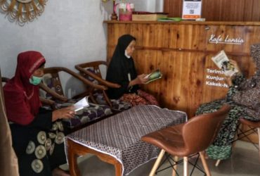 Teras Senja Kafe Lansia di Bandar Lampung