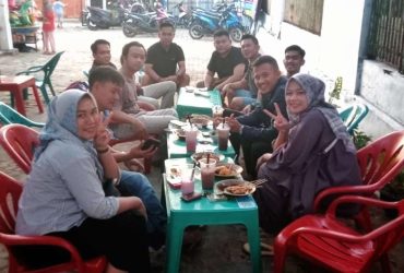 Food Court Family Adoel Tempat Nongkrong Ramah Kantong